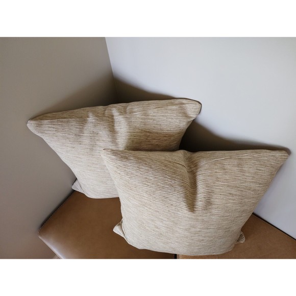 2 - Roth & Tompkins Woven 20x20 Throw Pillow Covers Zippered Toffee Damask NEW - Picture 4 of 16